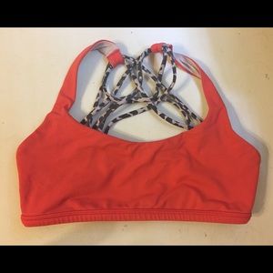 Lululemon free to be wild bra size 4